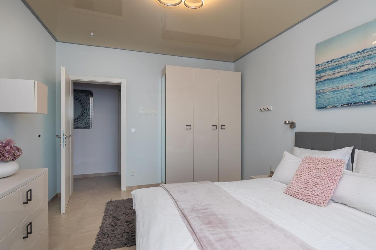 Beachfront Holiday Home - Private Heated Pool Mimice Eksteriør billede
