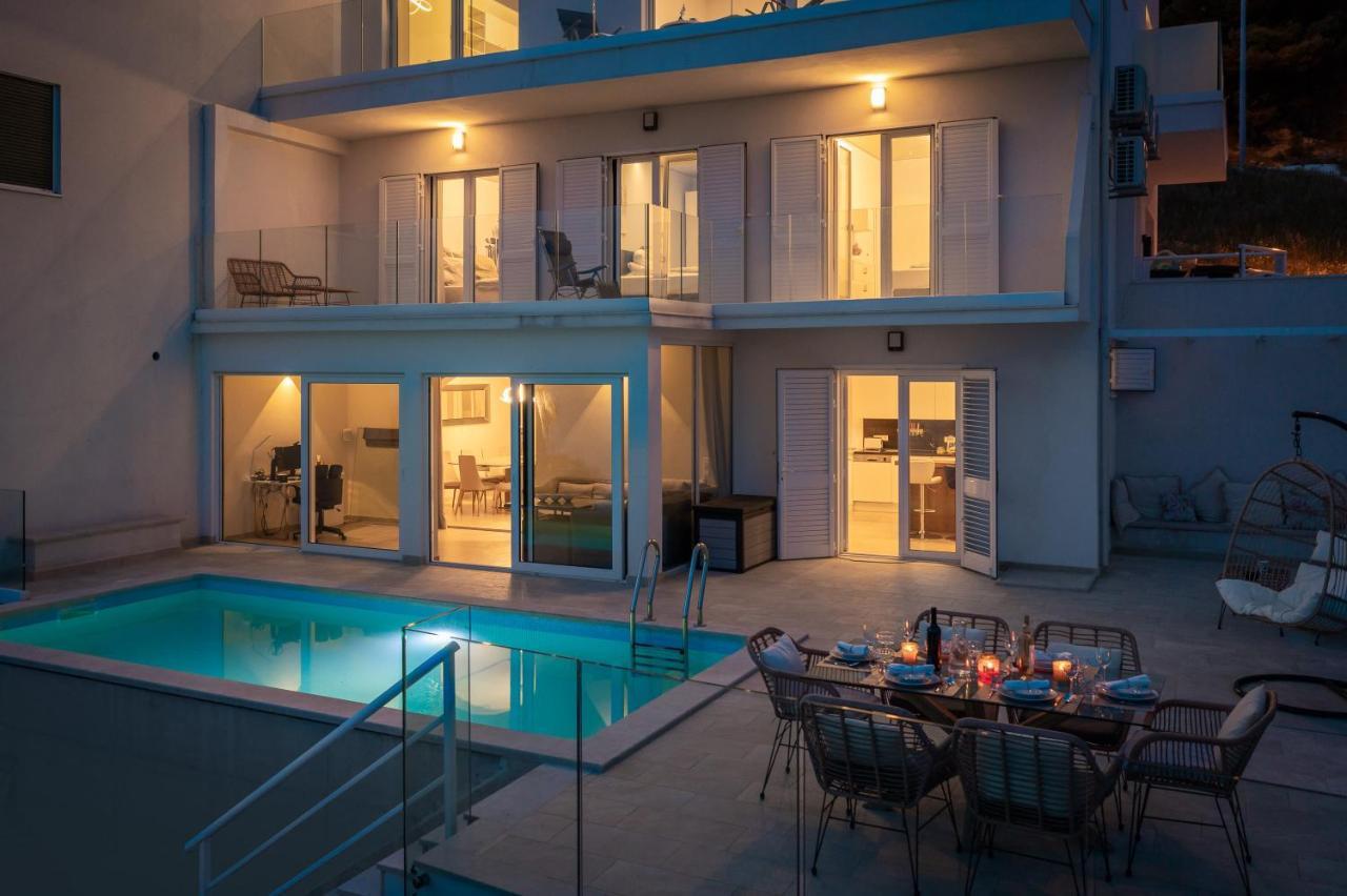 Beachfront Holiday Home - Private Heated Pool Mimice Eksteriør billede